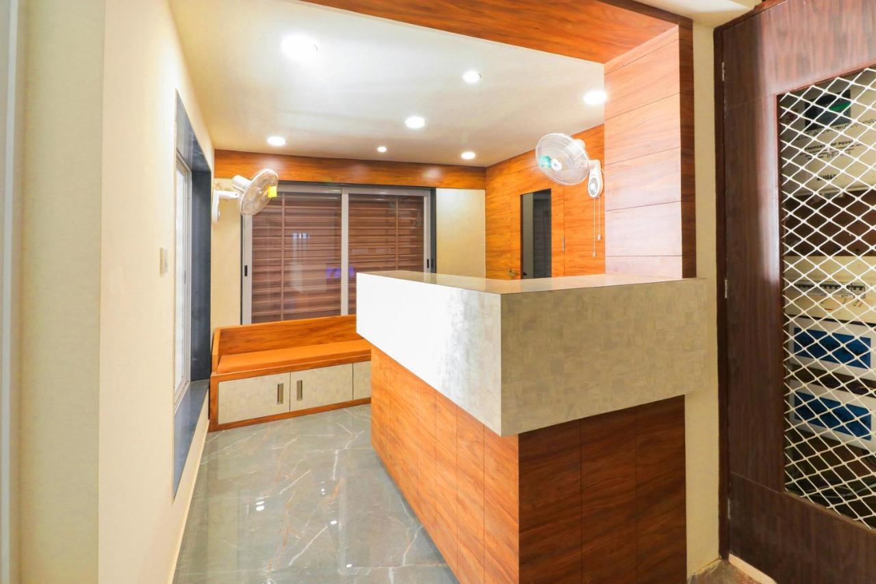 Oyo 63903 Hotel Shree Ram Villa Dwārka Esterno foto