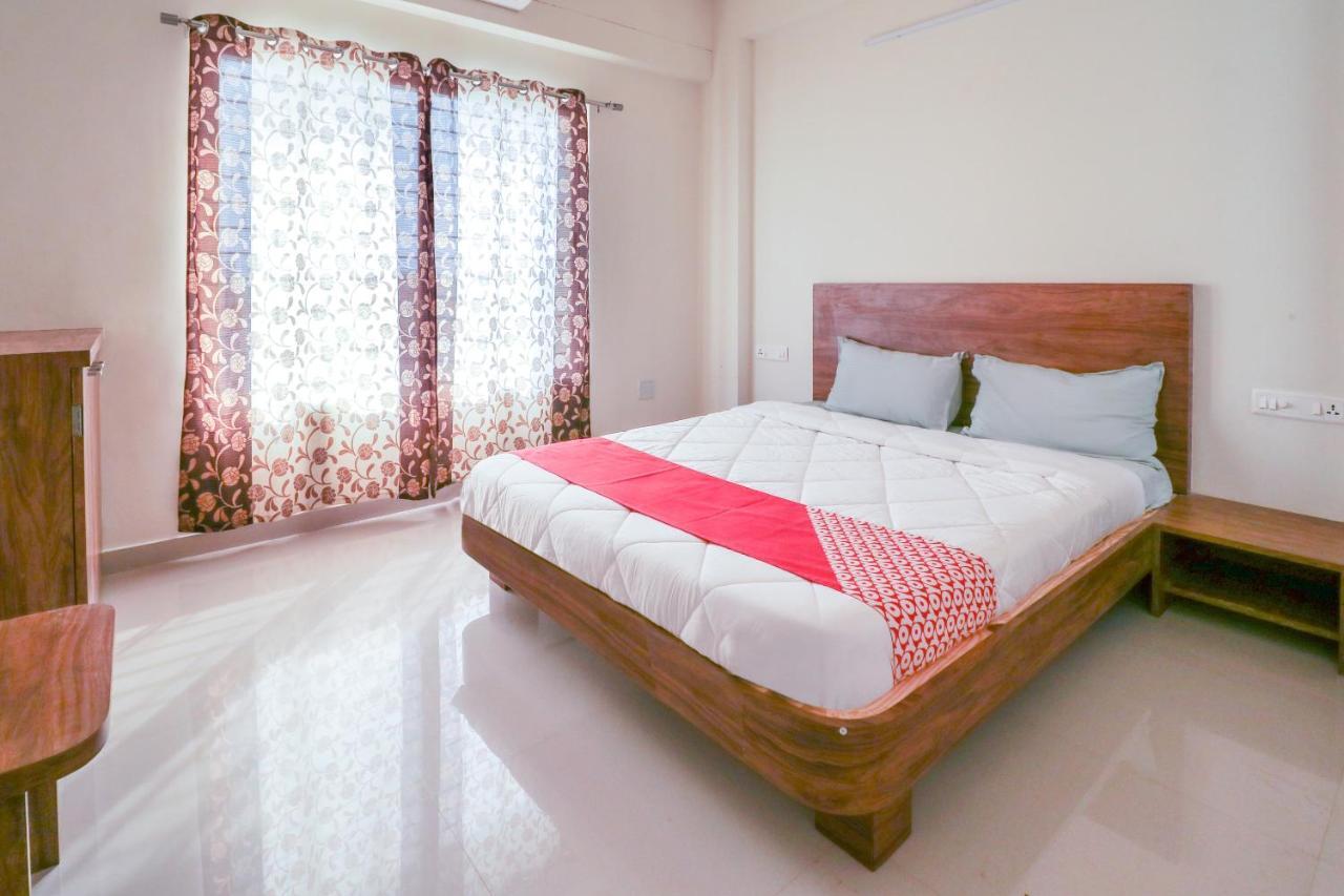 Oyo 63903 Hotel Shree Ram Villa Dwārka Esterno foto