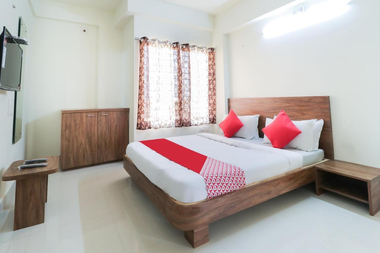 Oyo 63903 Hotel Shree Ram Villa Dwārka Esterno foto