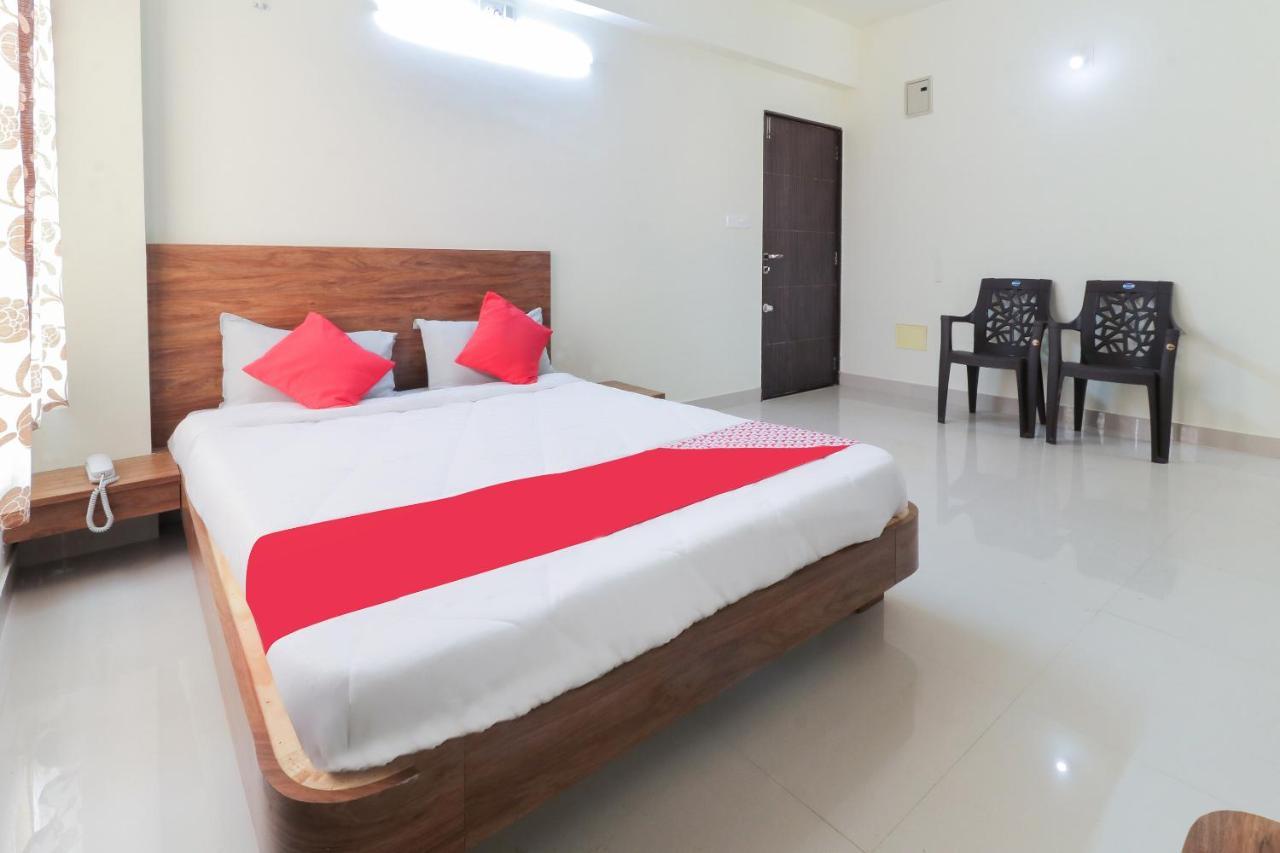 Oyo 63903 Hotel Shree Ram Villa Dwārka Esterno foto