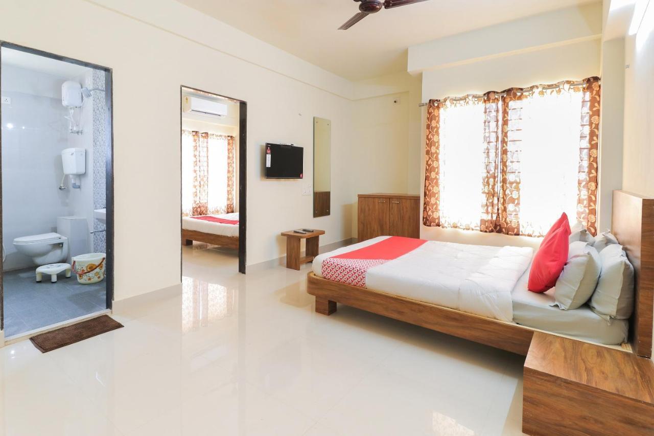 Oyo 63903 Hotel Shree Ram Villa Dwārka Esterno foto